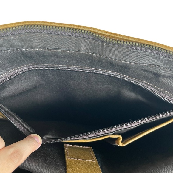 Montana Hudson EVA LEATHER ZIP TOTE - Picture 5 of 9